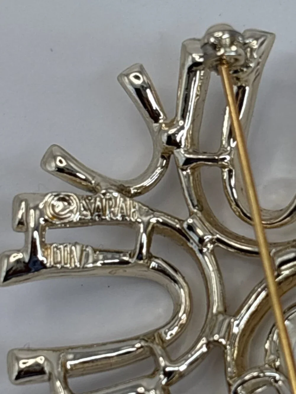 Sarah Coventry Sea Sprite Gold Tone Brooch Pin Signed